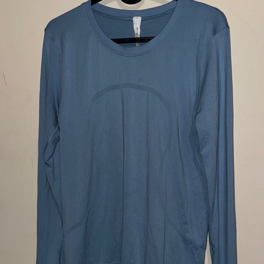 Baby blue | LULULEMON | Long Sleeve Top  SIZE 6